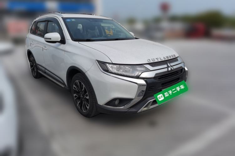 Used Mitsubishi Outlander 2019 2.0L Two-Wheel Drive Comfort Edition 5 Seats China V Standard Front Right 45 Deg