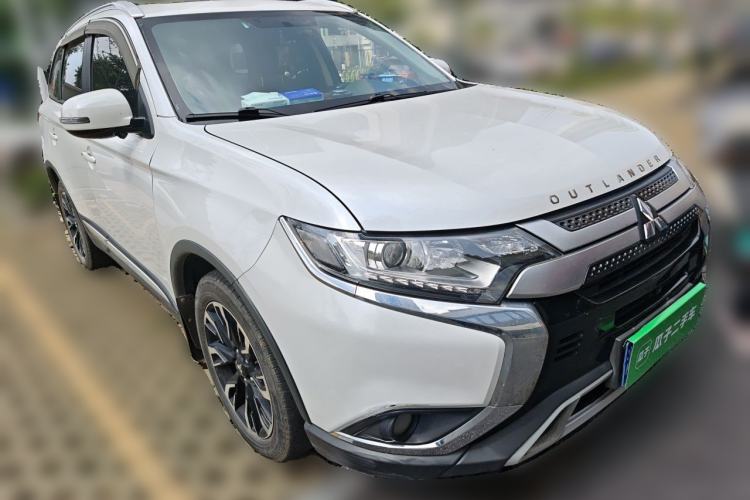 Used Mitsubishi Outlander 2019 2.0L Two-Wheel Drive Comfort Edition 5 Seats China V Standard Front Right 45 Deg