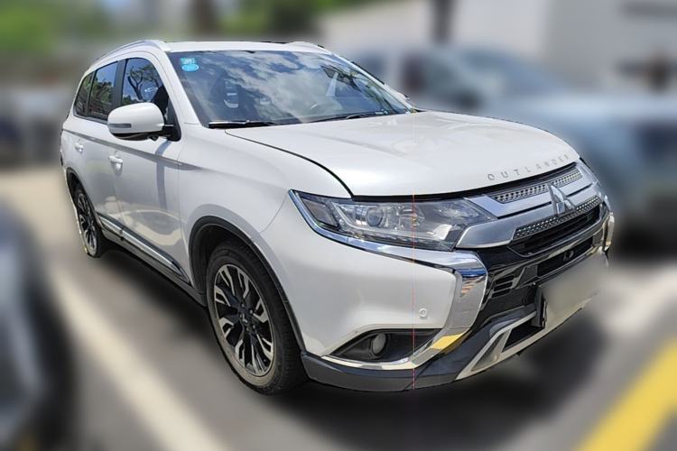 Used Mitsubishi Outlander 2019 2.0L Two-Wheel Drive Comfort Edition 5 Seats China VI Standard Front Right 45 Deg