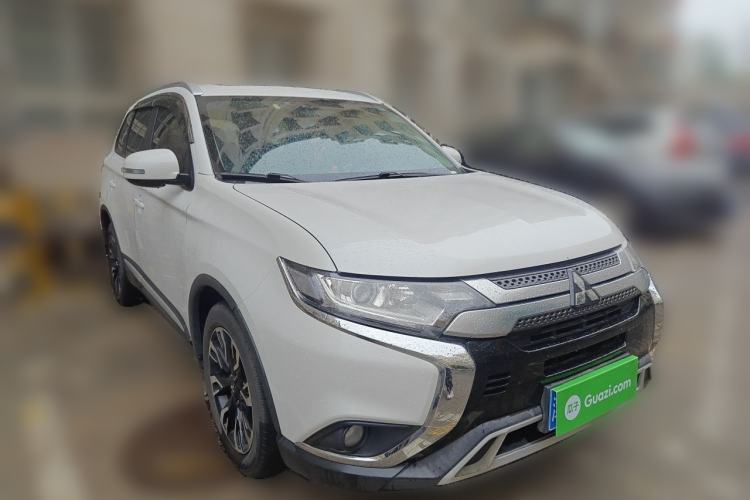 Used Mitsubishi Outlander 2019 2.0L Two-Wheel Drive Comfort Edition 5 Seats China VI Standard Front Right 45 Deg