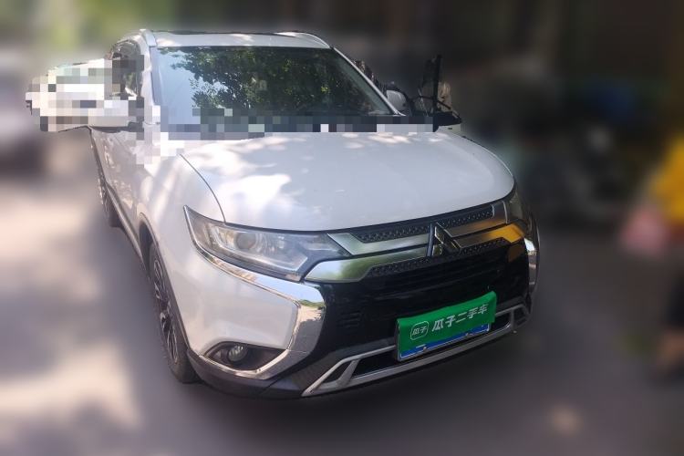 Used Mitsubishi Outlander 2019 2.0L Two-Wheel Drive Comfort Edition 5 Seats China V Standard Front Right 45 Deg