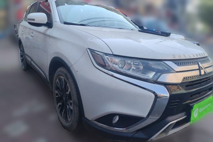 Used Mitsubishi Outlander 2019 2.0L Two-Wheel Drive Comfort Edition 5 Seats China V Standard Front Right 45 Deg