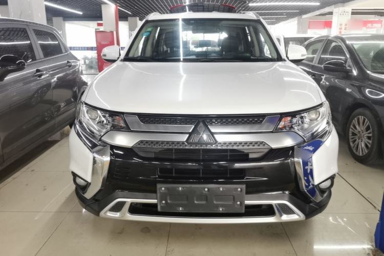 Used Mitsubishi Outlander 2019 2.0L Two-Wheel Drive Comfort Edition 5 Seats China V Standard Front