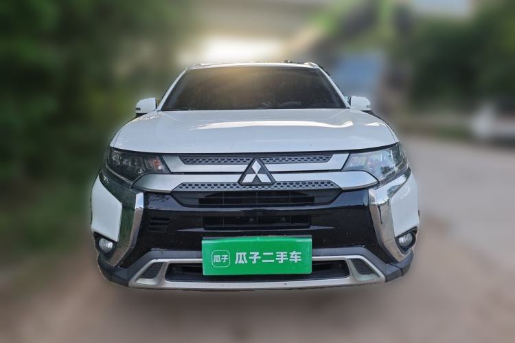 Used Mitsubishi Outlander 2019 2.4L 4x4 Zhi Xiang Edition 7 Seats China VI Standard Front
