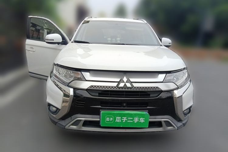 Used Mitsubishi Outlander 2019 2.0L Two-Wheel Drive Comfort Edition 5 Seats China V Standard Front