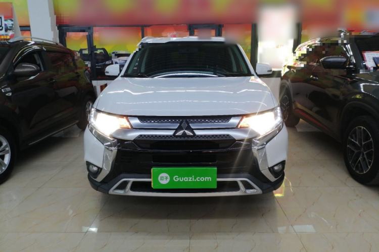 Used Mitsubishi Outlander 2019 2.0L Two-Wheel Drive Comfort Edition 7-Seater China VI Standard Front