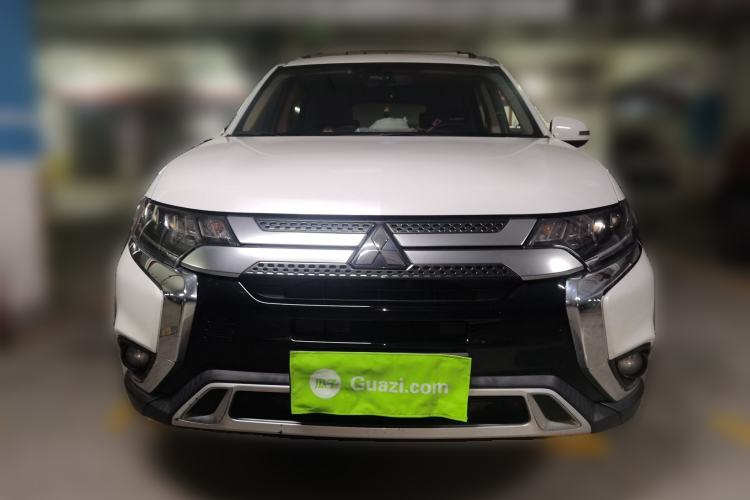 Used Mitsubishi Outlander 2019 2.4L 4x4 Zhi Xiang Edition 5 Seats China V Emission Standard Front