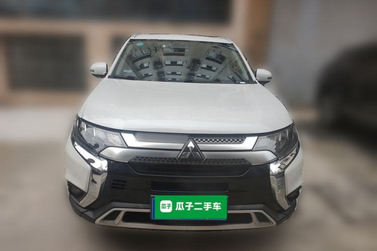 Used Mitsubishi Outlander 2019 2.4L 4x4 Zhi Xiang Edition 7 Seats China VI Standard Front