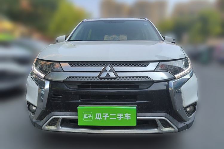 Used Mitsubishi Outlander 2019 2.4L 4x4 Zhi Xiang Edition 7 Seats China VI Standard Front