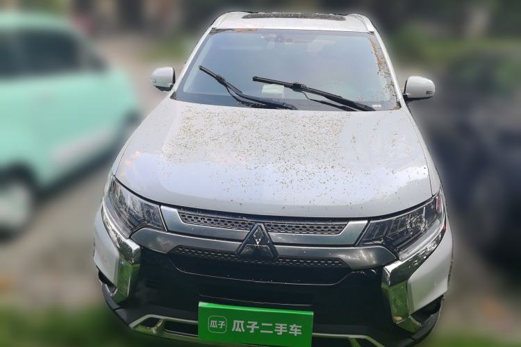 Used Mitsubishi Outlander 2019 2.4L 4x4 Zhi Xiang Edition 7 Seats China V Emission Standard Front