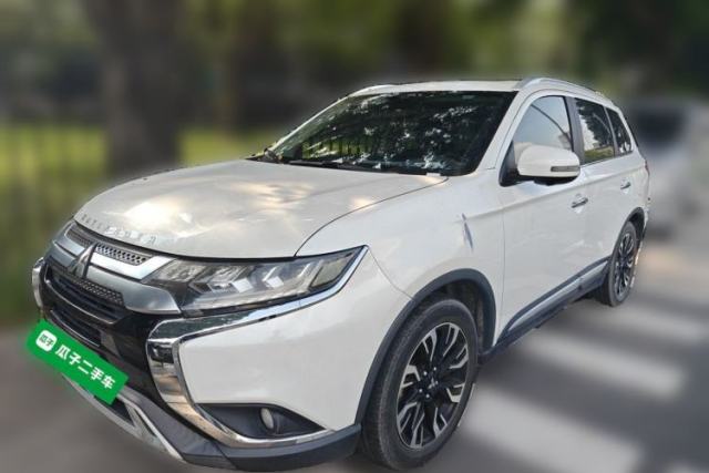 Used Mitsubishi Outlander 2019 2.4L 4x4 Zhi Xiang Edition 7 Seats China VI Standard