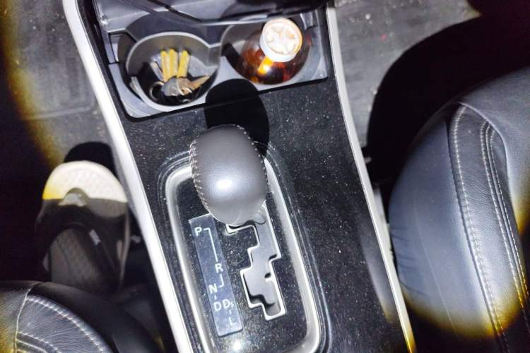 Used Mitsubishi Outlander 2019 2.0L Two-Wheel Drive Comfort Edition 5 Seats China VI Standard Gear Lever