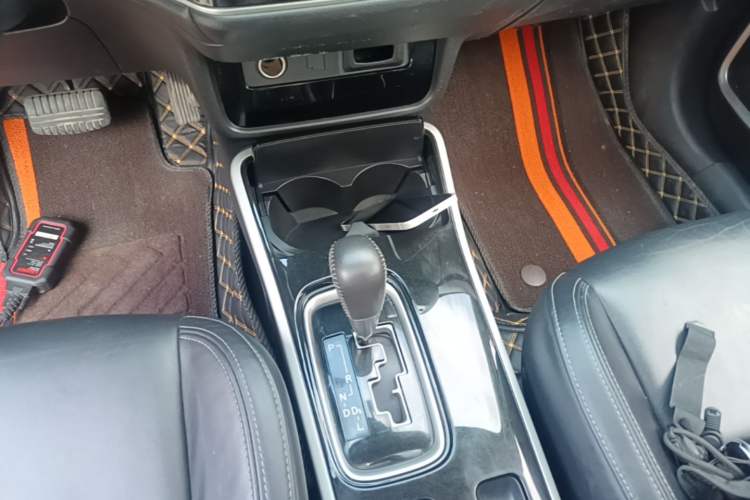Used Mitsubishi Outlander 2019 2.0L Two-Wheel Drive Comfort Edition 5 Seats China V Standard Gear Lever