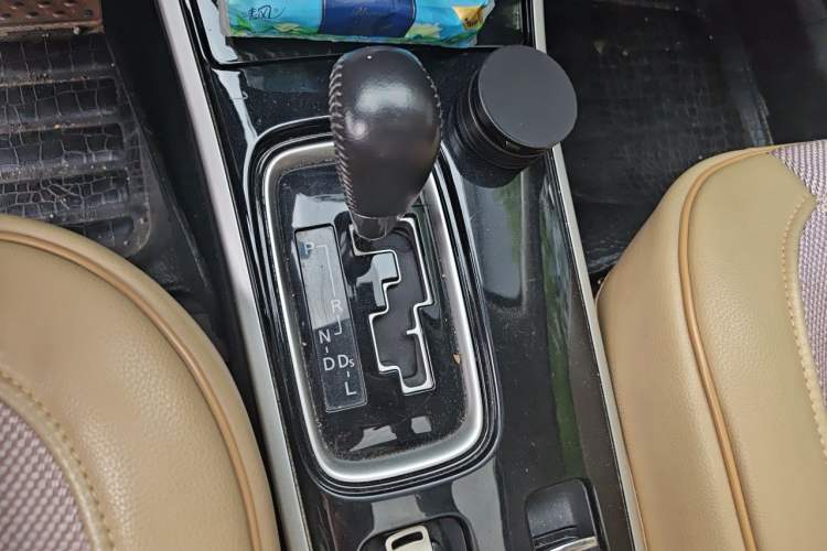 Used Mitsubishi Outlander 2019 2.0L Two-Wheel Drive Comfort Edition 5 Seats China V Standard Gear Lever