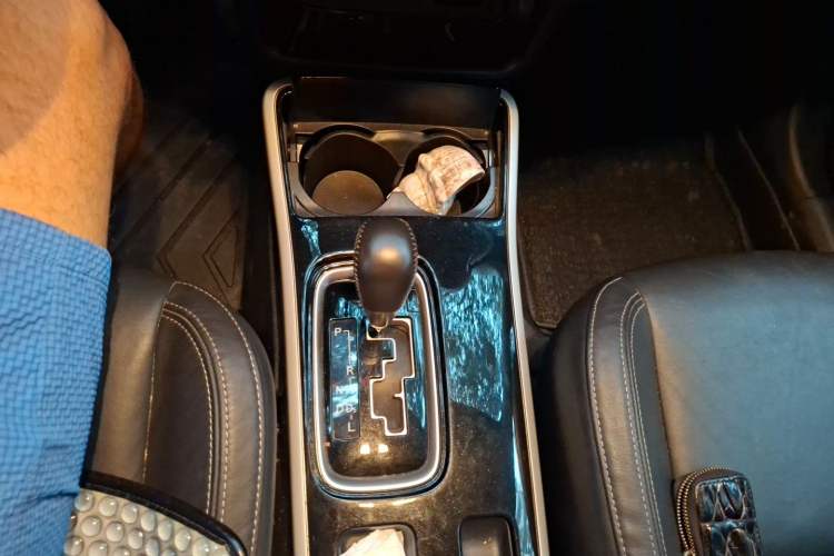 Used Mitsubishi Outlander 2019 2.0L Two-Wheel Drive Comfort Edition 5 Seats China V Standard Gear Lever