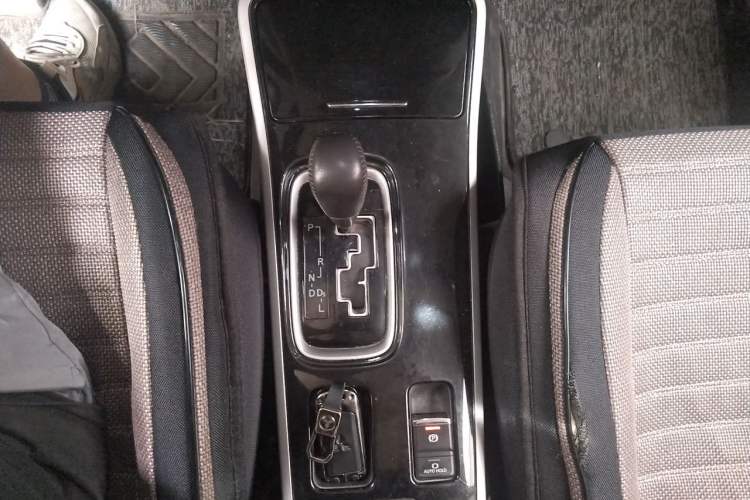 Used Mitsubishi Outlander 2019 2.0L Two-Wheel Drive Comfort Edition 5 Seats China V Standard Gear Lever