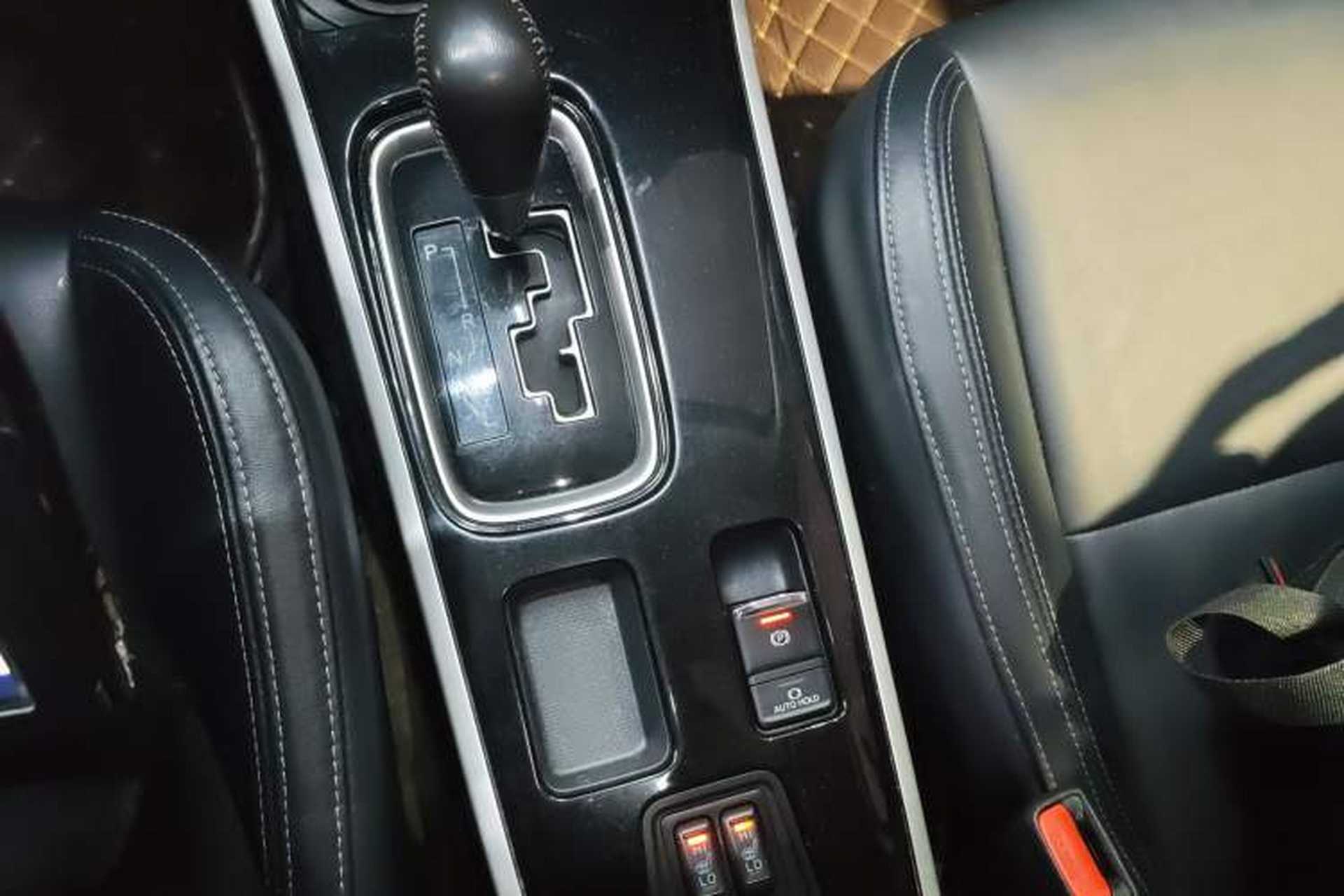 Used Mitsubishi Outlander 2019 2.0L Two-Wheel Drive Comfort Edition 5 Seats China VI Standard Gear Lever