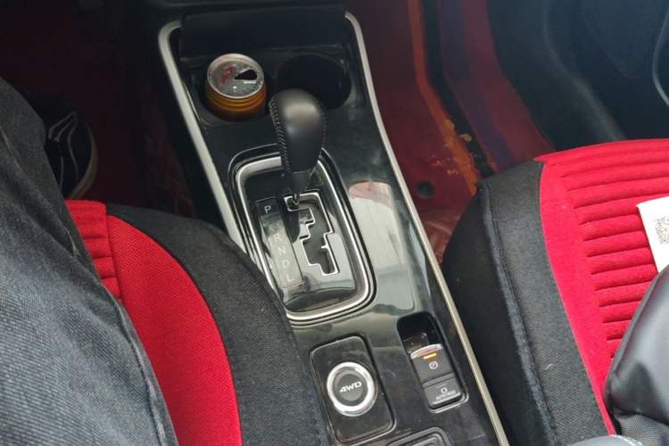Used Mitsubishi Outlander 2019 2.4L 4x4 Zhi Xiang Edition 7 Seats China V Emission Standard Gear Lever