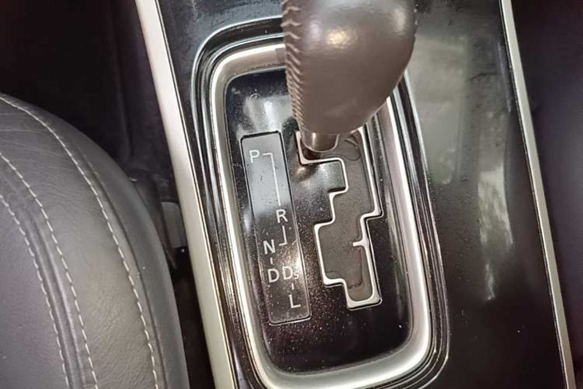 Used Mitsubishi Outlander 2019 2.0L Two-Wheel Drive Comfort Edition 5 Seats China VI Standard Gear Lever
