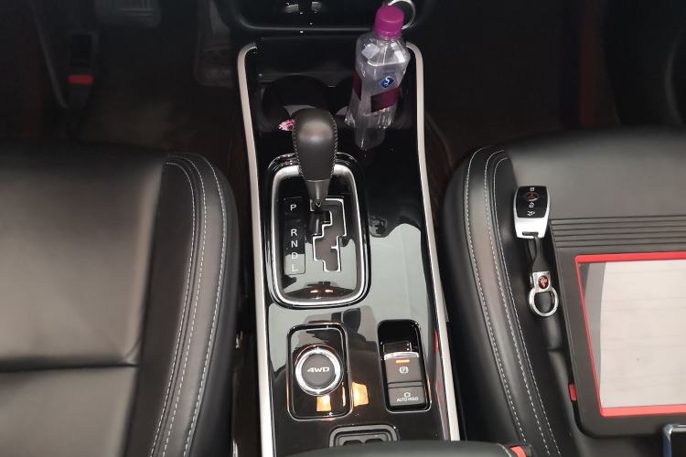 Used Mitsubishi Outlander 2019 2.4L 4x4 Zhi Xiang Edition 5 Seats China VI Standard Gear Lever