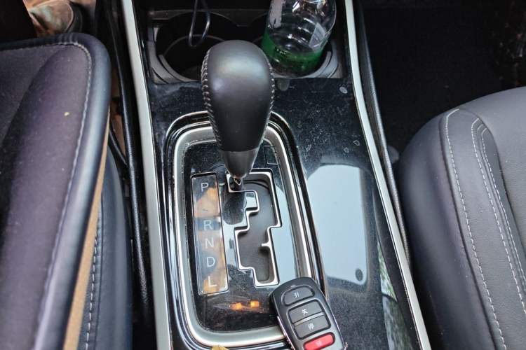Used Mitsubishi Outlander 2019 2.4L 4x4 Zhi Xiang Edition 5 Seats China V Emission Standard Gear Lever
