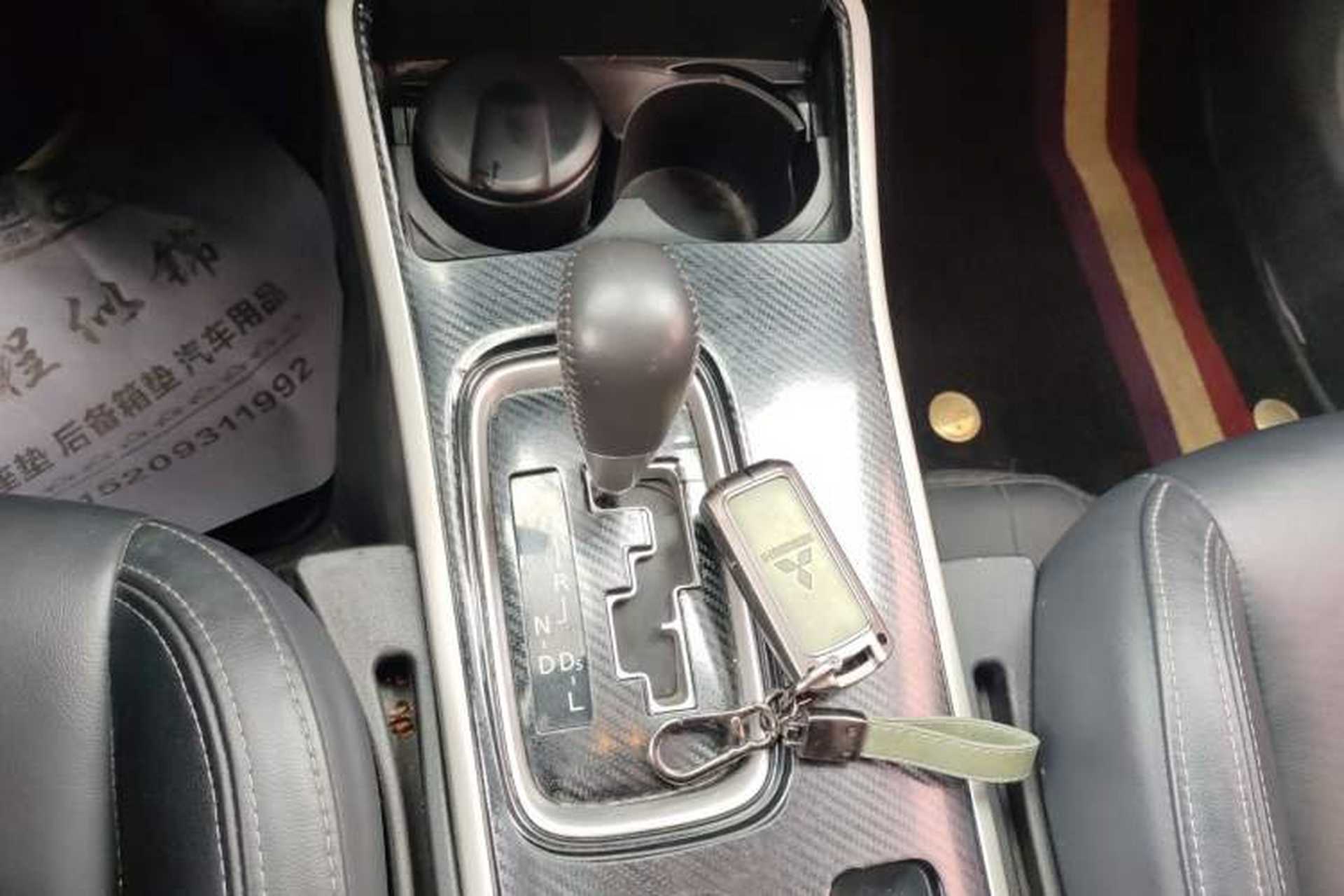 Used Mitsubishi Outlander 2019 2.0L Two-Wheel Drive Comfort Edition 7-Seater China VI Standard Gear Lever