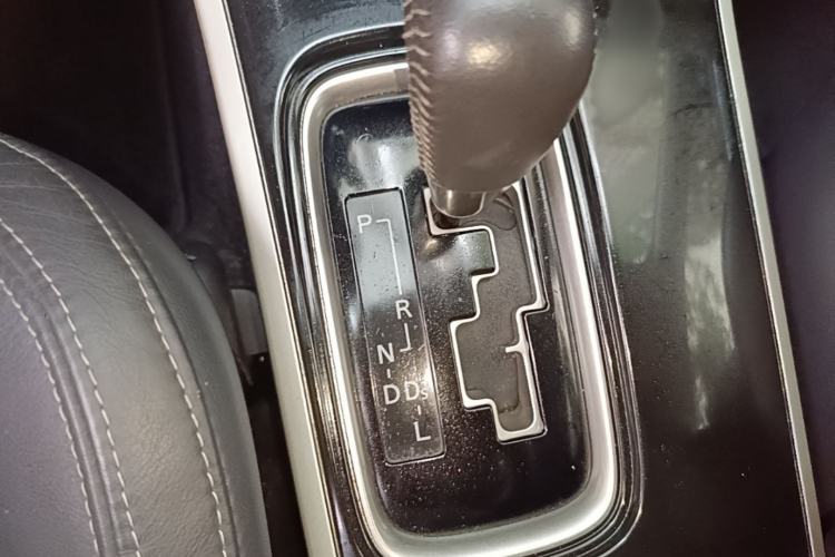 Used Mitsubishi Outlander 2019 2.0L Two-Wheel Drive Comfort Edition 5 Seats China VI Standard Gear Lever