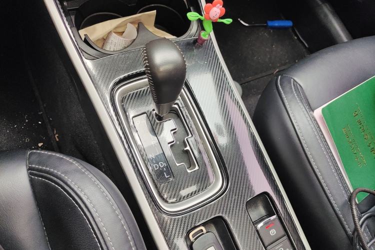 Used Mitsubishi Outlander 2019 2.0L Two-Wheel Drive Comfort Edition 5 Seats China VI Standard Gear Lever