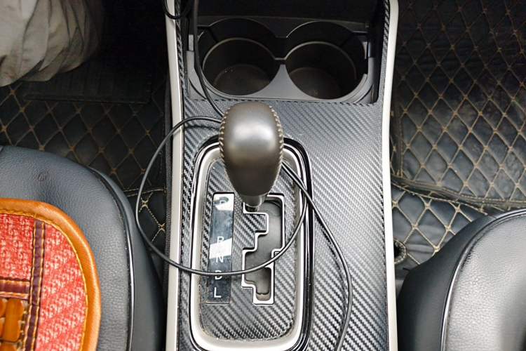 Used Mitsubishi Outlander 2019 2.4L 4x4 Zhi Xiang Edition 7 Seats China VI Standard Gear Lever