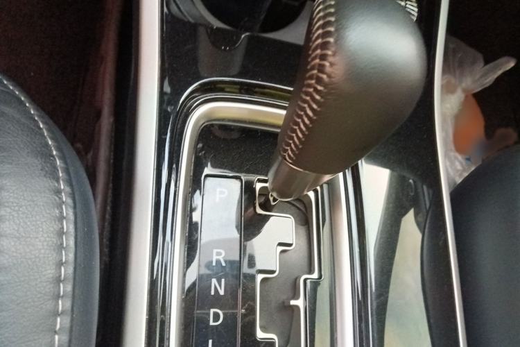 Used Mitsubishi Outlander 2019 2.4L 4x4 Zhi Xiang Edition 7 Seats China VI Standard Gear Lever