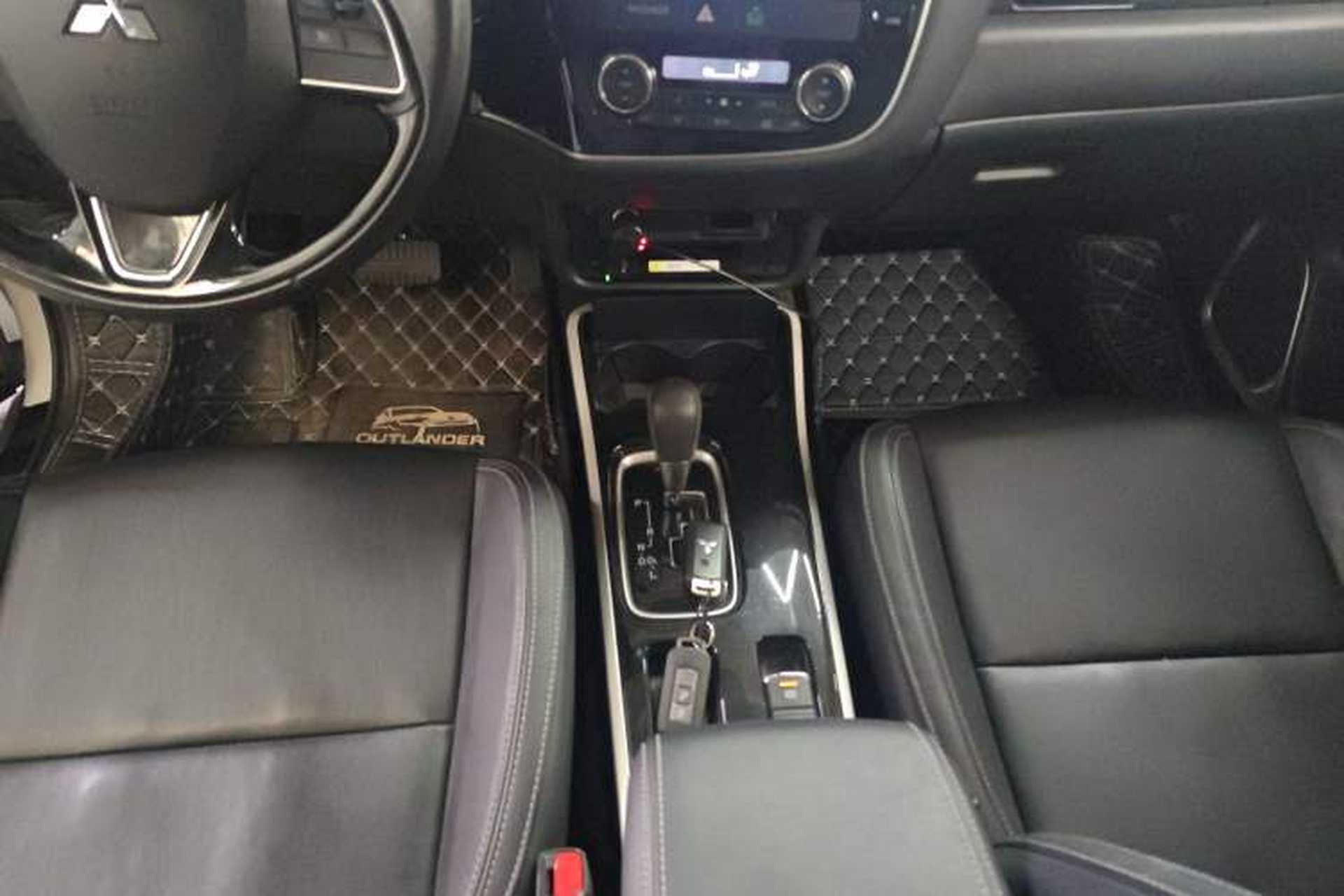 Used Mitsubishi Outlander 2019 2.0L Two-Wheel Drive Comfort Edition 7-Seater China VI Standard Gear Lever