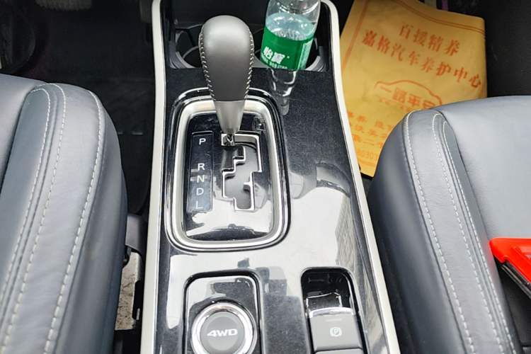 Used Mitsubishi Outlander 2019 2.4L 4x4 Zhi Xiang Edition 7 Seats China VI Standard Gear Lever