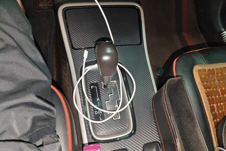 Used Mitsubishi Outlander 2019 2.0L Two-Wheel Drive Comfort Edition 7-Seater China VI Standard Gear Lever