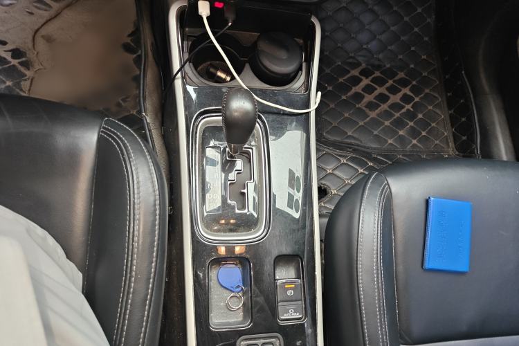 Used Mitsubishi Outlander 2019 2.0L Two-Wheel Drive Comfort Edition 5 Seats China VI Standard Gear Lever