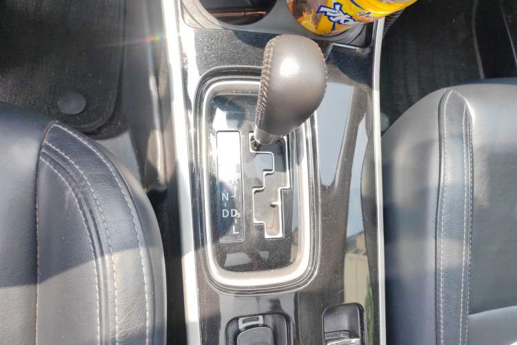 Used Mitsubishi Outlander 2019 2.0L Two-Wheel Drive Comfort Edition 5 Seats China VI Standard Gear Lever