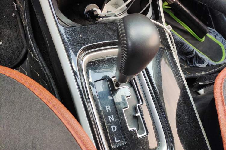 Used Mitsubishi Outlander 2019 2.4L 4x4 Zhi Xiang Edition 5 Seats China VI Standard Gear Lever