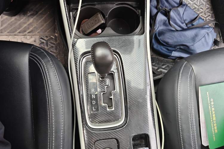 Used Mitsubishi Outlander 2019 2.4L 4x4 Zhi Xiang Edition 7 Seats China VI Standard Gear Lever