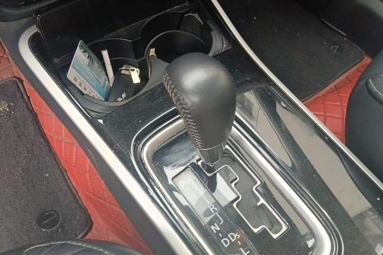 Used Mitsubishi Outlander 2019 2.0L Two-Wheel Drive Comfort Edition 5 Seats China V Standard Gear Lever