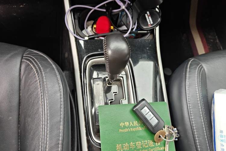 Used Mitsubishi Outlander 2019 2.0L Two-Wheel Drive Comfort Edition 5 Seats China V Standard Gear Lever