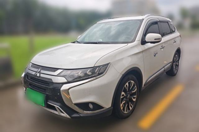 Mitsubishi Outlander 2019 2.4L 4x4 Zhi Xiang Edition 7 Seats China V Emission Standard usado
