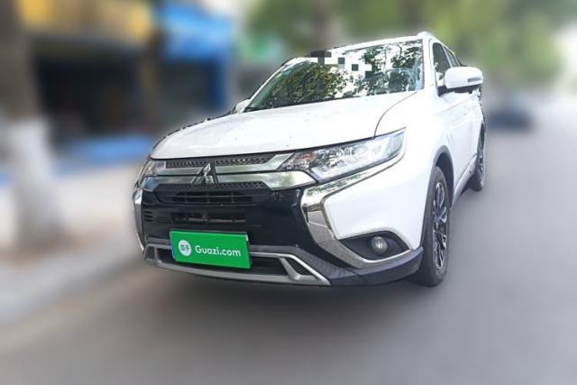 Used Mitsubishi Outlander 2019 2.0L Two-Wheel Drive Comfort Edition 7 Seats China V Emission Standard