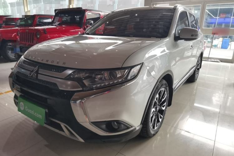 Used Mitsubishi Outlander 2019 2.0L Two-Wheel Drive Comfort Edition 7-Seater China VI Standard Guazi used car, China used car export, Used car for sale, Used cars, Cheapest cars for sale