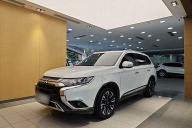 Used Mitsubishi Outlander 2019 2.4L 4x4 Zhi Xiang Edition 5 Seats China V Emission Standard
