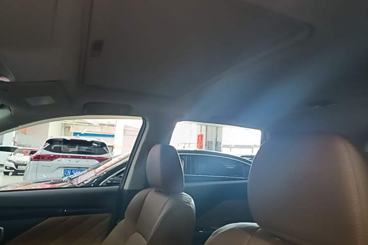 Used Mitsubishi Outlander 2019 2.4L 4x4 Zhi Xiang Edition 5 Seats China V Emission Standard Headliner