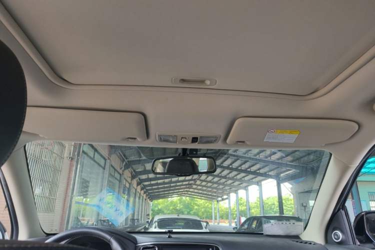 Used Mitsubishi Outlander 2019 2.0L Two-Wheel Drive Comfort Edition 5 Seats China VI Standard Headliner