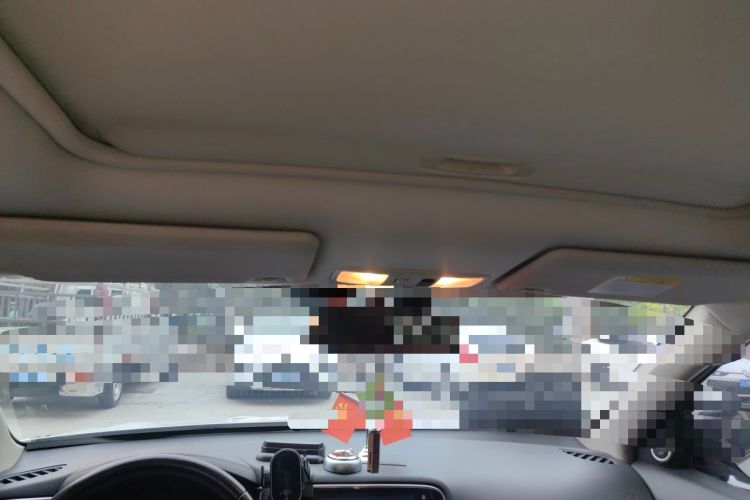 Used Mitsubishi Outlander 2019 2.4L 4x4 Zhi Xiang Edition 5 Seats China VI Standard Headliner
