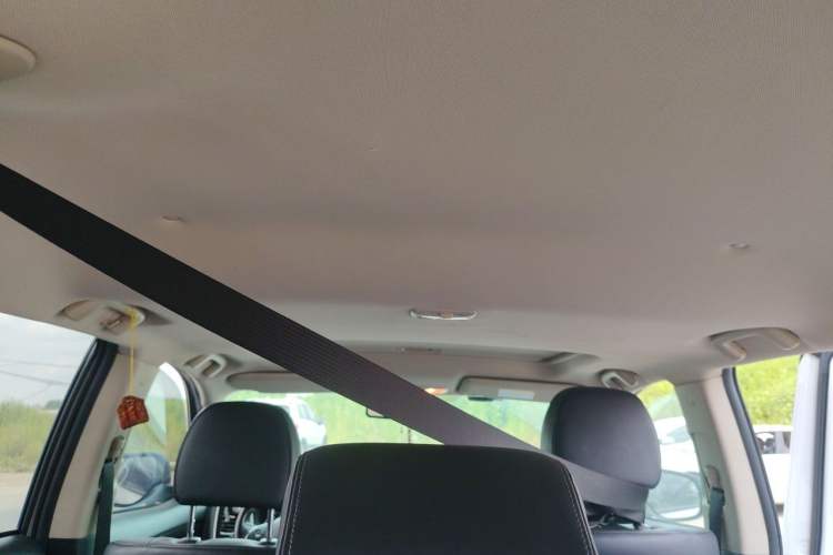 Used Mitsubishi Outlander 2019 2.0L Two-Wheel Drive Comfort Edition 5 Seats China VI Standard Headliner
