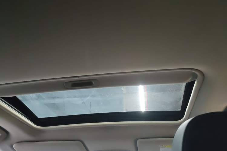 Used Mitsubishi Outlander 2019 2.0L Two-Wheel Drive Comfort Edition 5 Seats China VI Standard Headliner