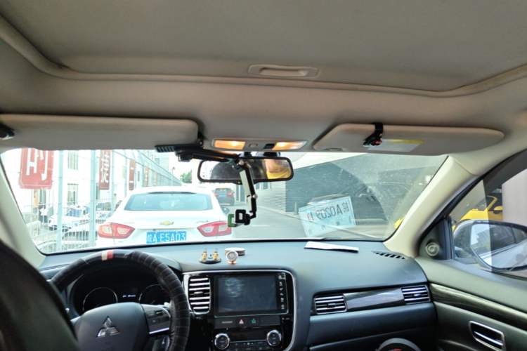 Used Mitsubishi Outlander 2019 2.4L 4x4 Zhi Xiang Edition 5 Seats China V Emission Standard Headliner