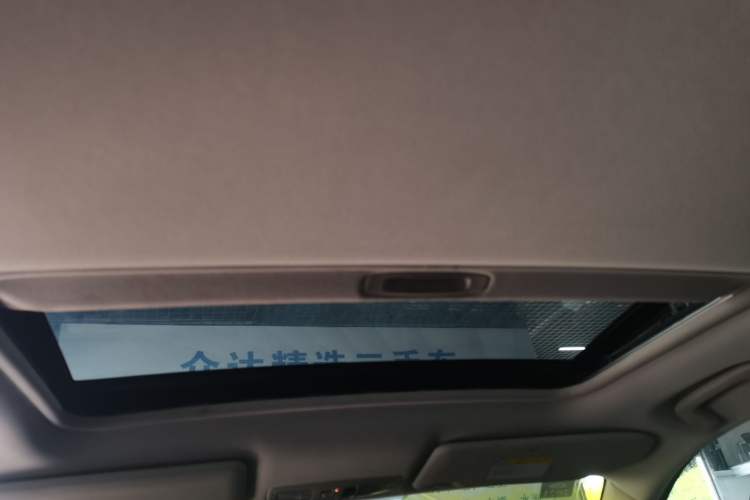 Used Mitsubishi Outlander 2019 2.0L Two-Wheel Drive Comfort Edition 7-Seater China VI Standard Headliner